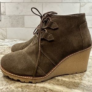 Tom’s size 6.5 ankle boots
